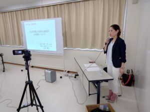 司会進行の様子